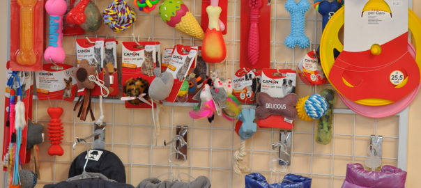 Зоомагазин "Младост"- Играчки, дрехи, каишки, нашийници, аксесоари за домашни любимци и животни