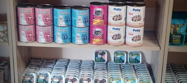 Зоомагазин "Младост"- Разнообразие от консерви и пастети за котки Simba, Petty, Tropi